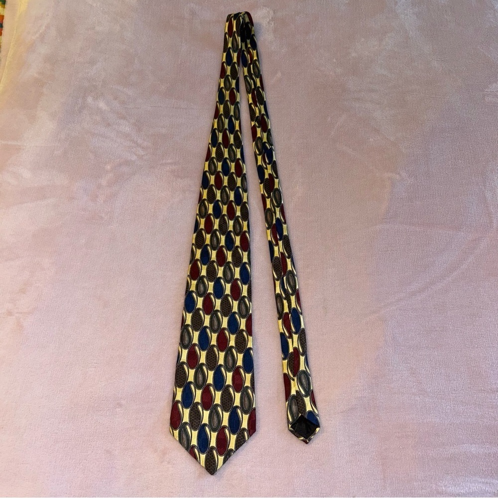 Oscar de la Renta vintage tie with oval paisley print yellow red blue